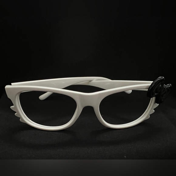 Hello Kitty Plastic Frames with Interchangeable Bows - Picture 3 of 5